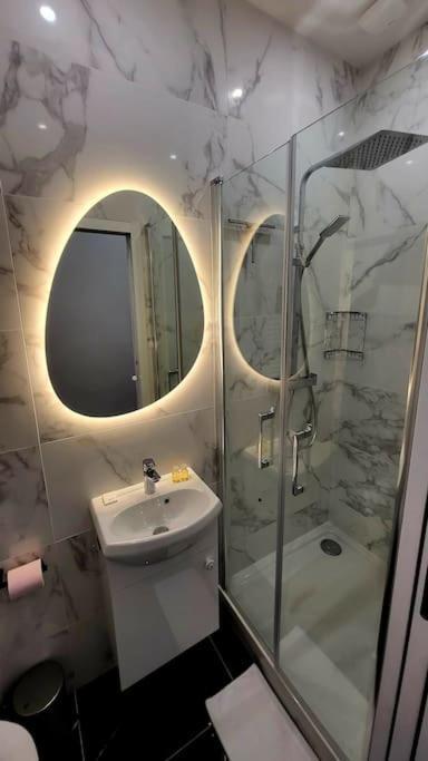 Fully Renovated Historic Apt In Heart Mouffetard Parigi Esterno foto