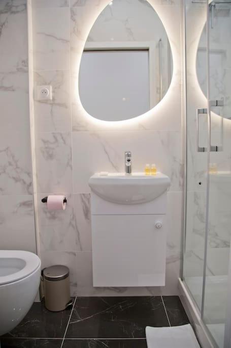 Fully Renovated Historic Apt In Heart Mouffetard Parigi Esterno foto