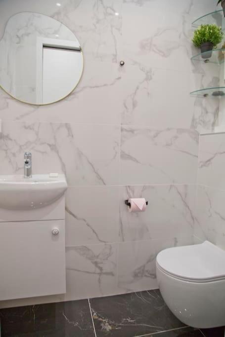 Fully Renovated Historic Apt In Heart Mouffetard Parigi Esterno foto