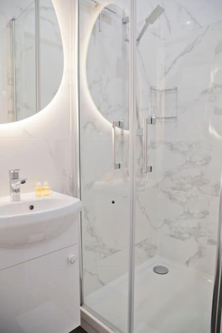 Fully Renovated Historic Apt In Heart Mouffetard Parigi Esterno foto